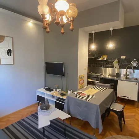 Shades Of Grey Apartamento *